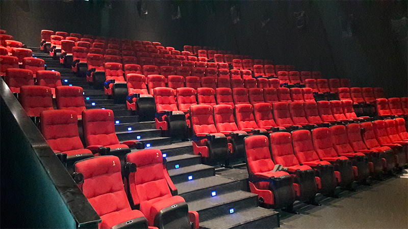 Ghế ngồi rất thoải mái tại phòng chiếu phim CGV.